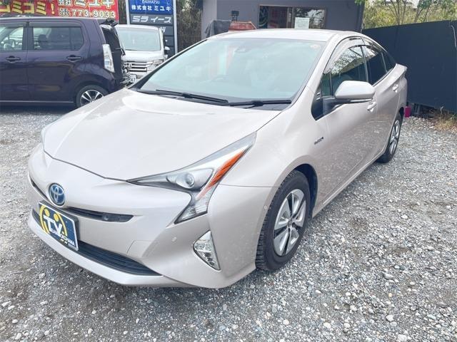 Toyota PRIUS 2016 — фото автомобиля 1