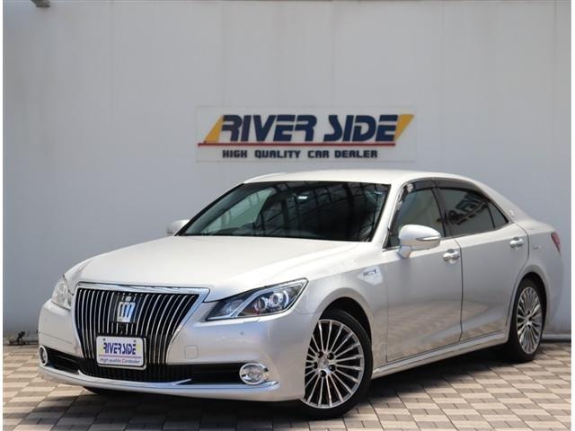 Toyota CROWN MAJESTA 2016 — фото автомобиля