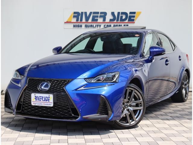 Lexus IS 2018 — фото автомобиля 1