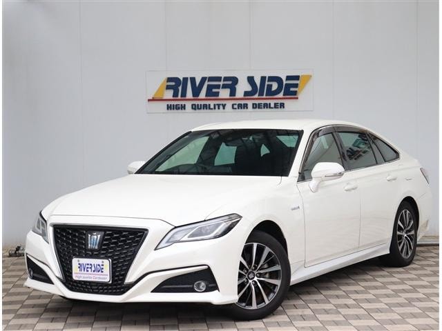 Toyota CROWN HYBRID 2019 — фото автомобиля