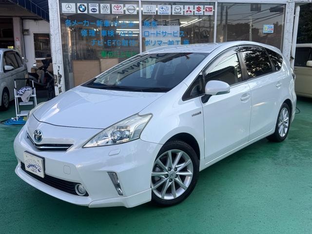 Toyota PRIUS ALPHA 2013 — фото автомобиля 1