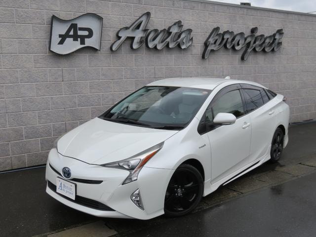 Toyota PRIUS 2016 — фото автомобиля 1