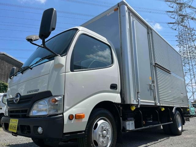 Hino DUTRO 2015 — фото автомобиля 1