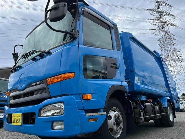 Ud Trucks CONDOR 2016 — фото автомобиля 1