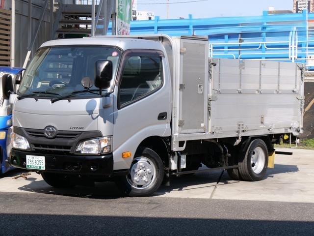 Toyota DYNA TRUCK 2017 — фото автомобиля 1