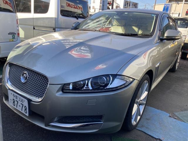 Jaguar XF 2012 — фото автомобиля 1