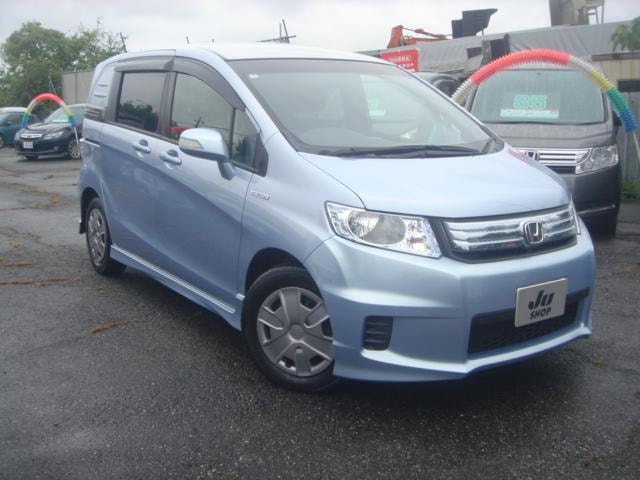 Honda FREED SPIKE HYBRID 2013 — фото автомобиля