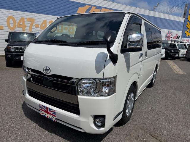 Toyota HIACE VAN 2021 — фото автомобиля
