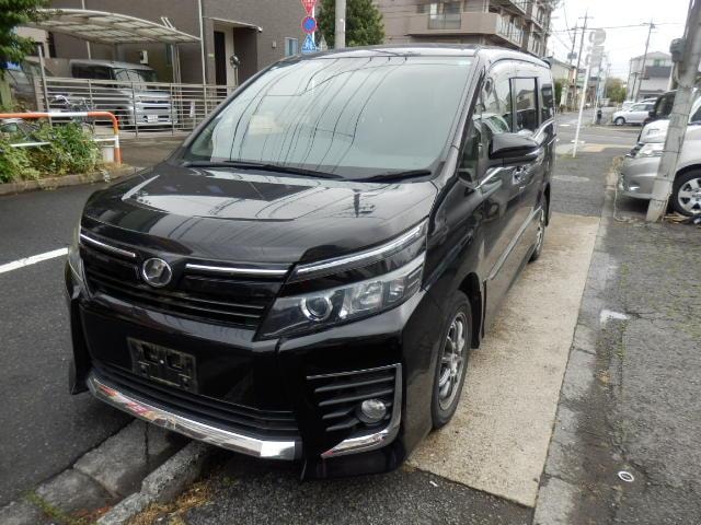 Toyota VOXY 2015 — фото автомобиля 1