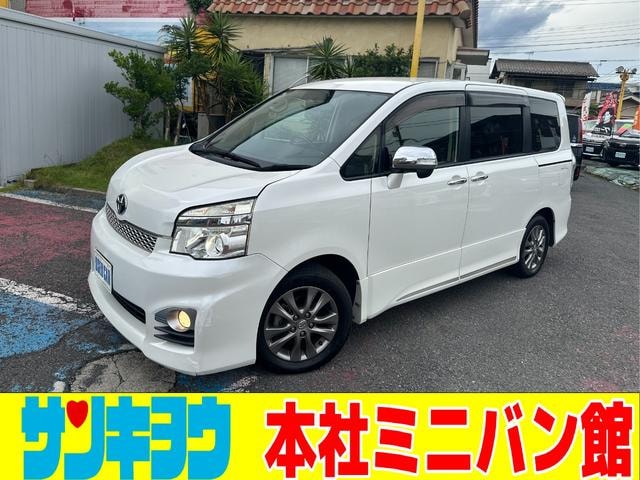 Toyota VOXY 2013 — фото автомобиля 1