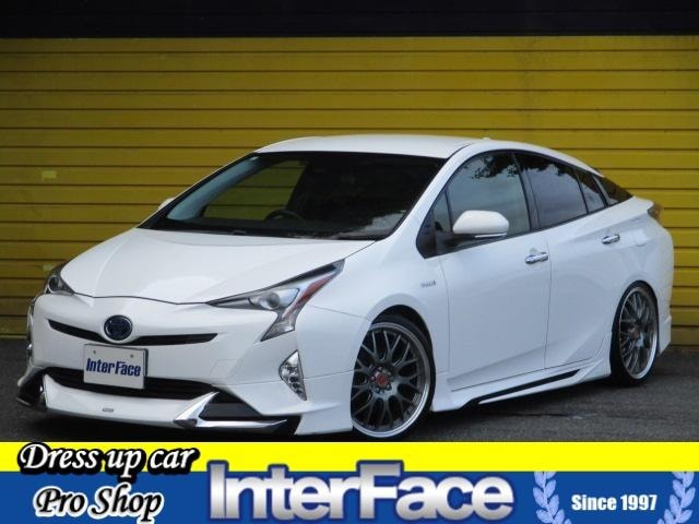 Toyota PRIUS 2018 — фото автомобиля 1