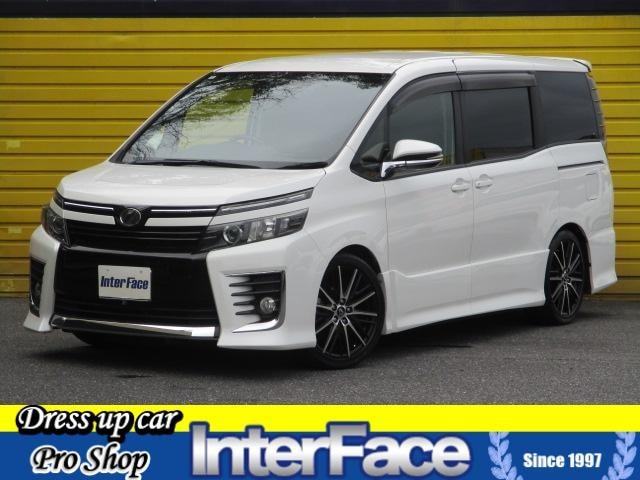 Toyota VOXY 2014 — фото автомобиля 1