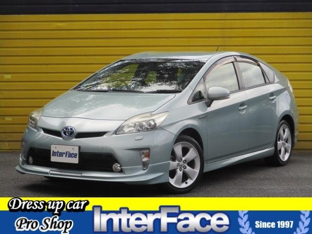 Toyota PRIUS 2015 — фото автомобиля 1