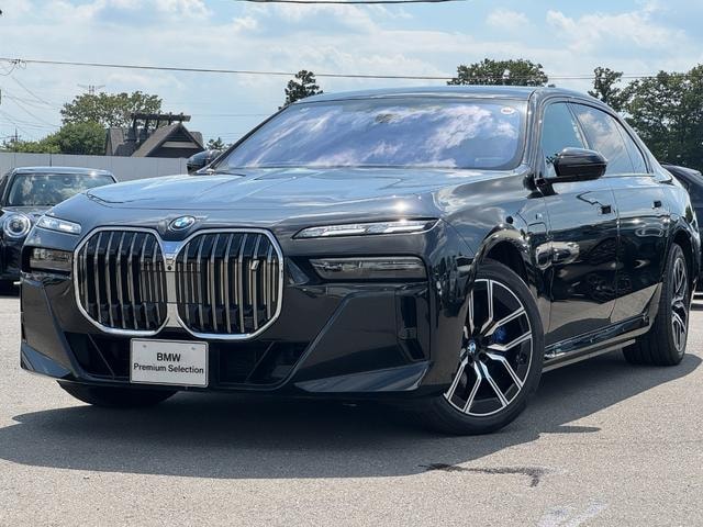 Bmw i7 2025 — фото автомобиля