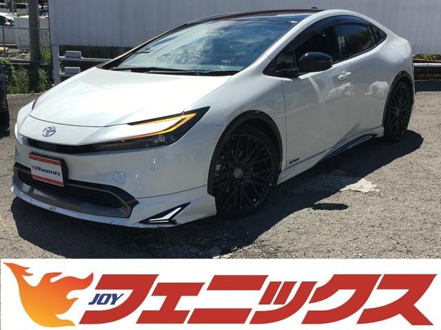 Toyota PRIUS 2023 — фото автомобиля 1