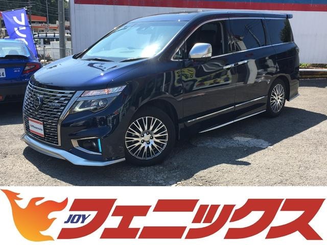 Nissan ELGRAND 2021 — фото автомобиля 1