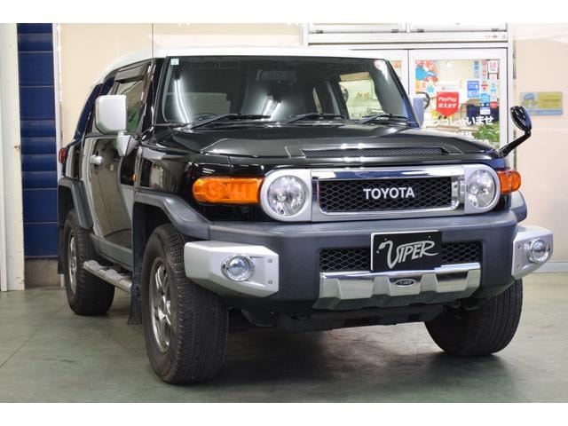 Toyota FJ CRUISER 2013 — фото автомобиля