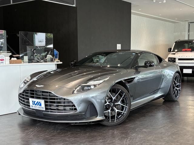 Aston Martin DB12 2025 — фото автомобиля