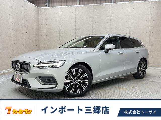Volvo V60 2023 — фото автомобиля 1