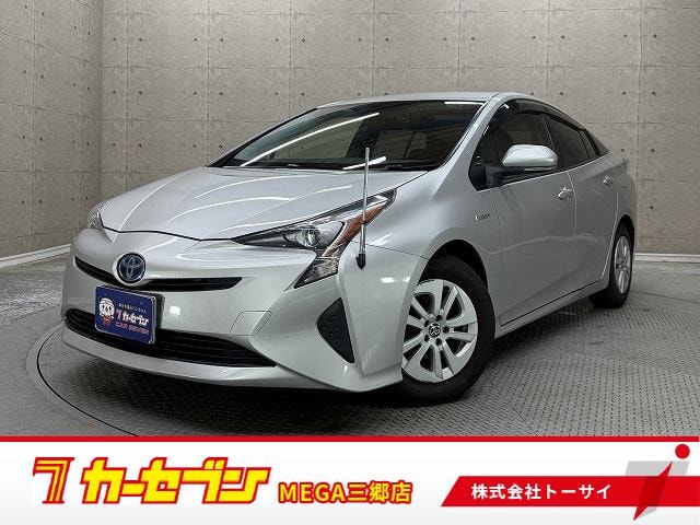 Toyota PRIUS 2016 — фото автомобиля 1
