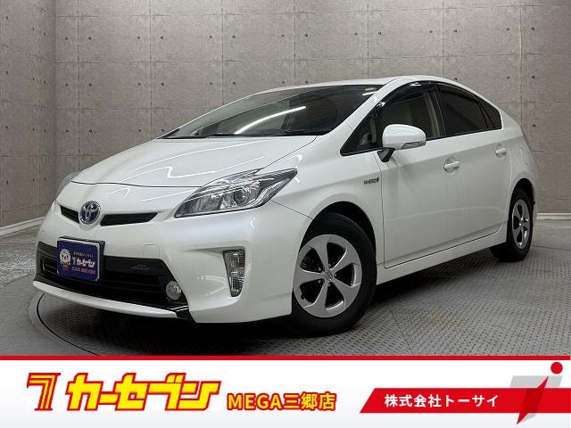 Toyota PRIUS 2012 — фото автомобиля 1
