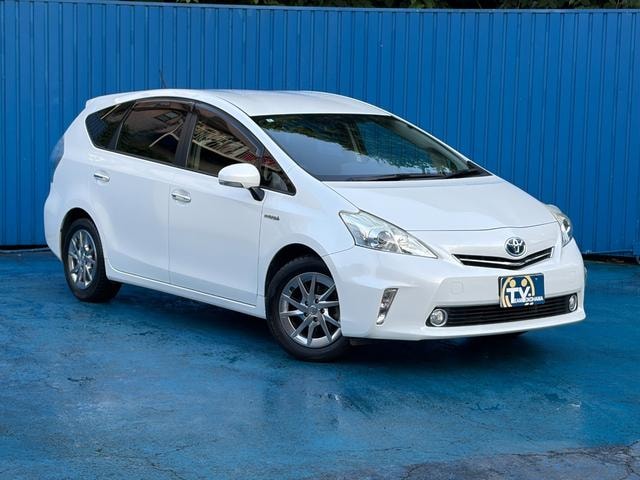 Toyota PRIUS ALPHA 2014 — фото автомобиля 1