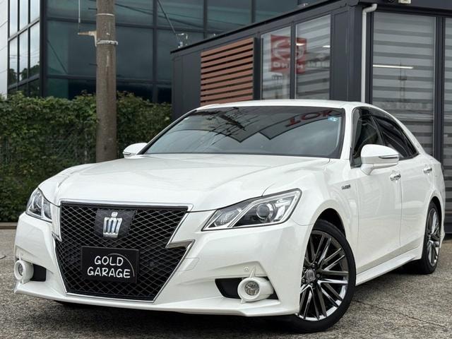 Toyota CROWN HYBRID 2013 — фото автомобиля 1