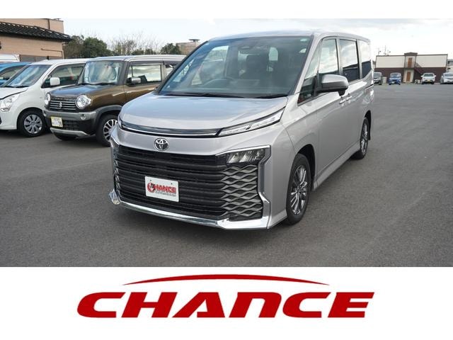 Toyota VOXY 2023 — фото автомобиля 1