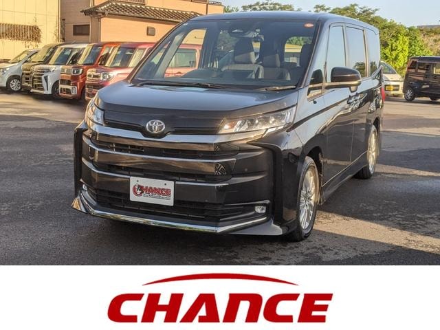 Toyota NOAH 2022 — фото автомобиля 1