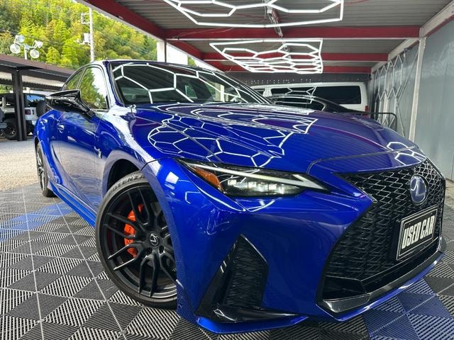 Lexus IS 2022 — фото автомобиля 1