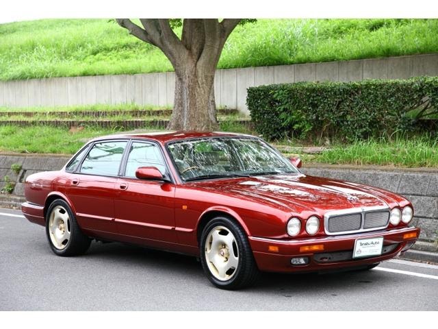 Jaguar XJ 1998 — фото автомобиля 1