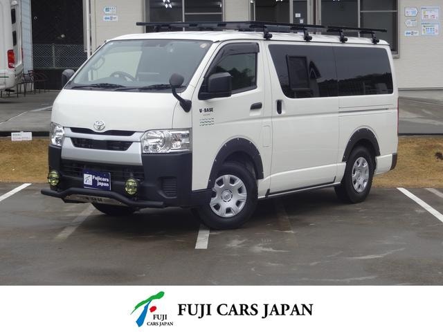 Toyota HIACE VAN 2022 — фото автомобиля 1