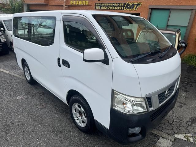 Nissan NV350CARAVAN VAN 2013 — фото автомобиля