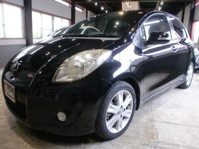 Toyota VITZ 2006 — фото автомобиля 1