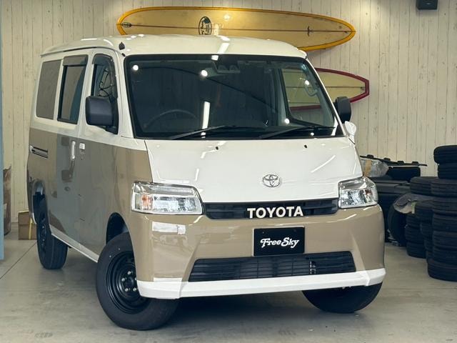 Toyota TOWNACE VAN 2026 — фото автомобиля 1