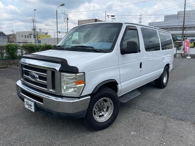 Ford ECONOLINE 2012 — фото автомобиля 1