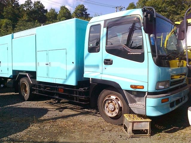 Isuzu FORWARD 2003 — фото автомобиля