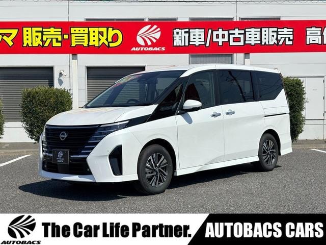 Nissan SERENA 2026 — фото автомобиля
