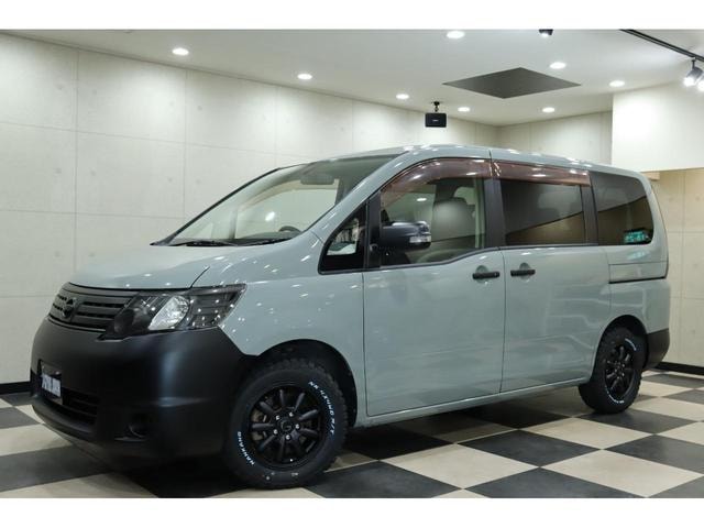 Nissan SERENA 2010 — фото автомобиля