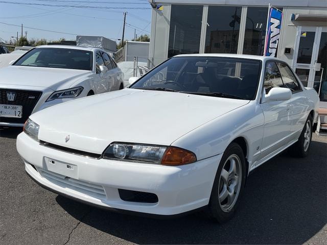 Nissan SKYLINE 1993 — фото автомобиля 1