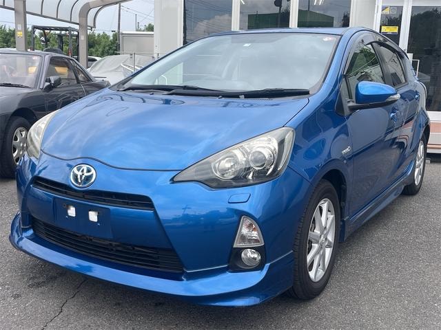 Toyota AQUA 2013 — фото автомобиля 1