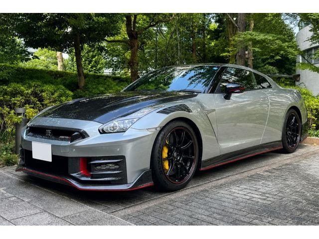 Nissan GT-R 2025 — фото автомобиля
