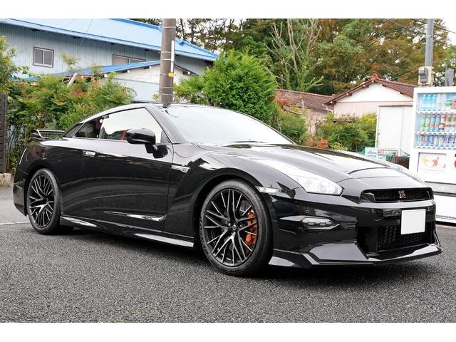 Nissan GT-R 2025 — фото автомобиля