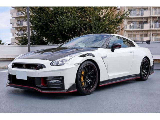 Nissan GT-R 2024 — фото автомобиля