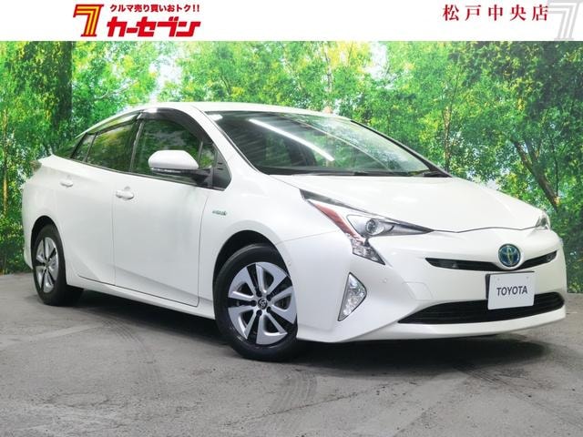 Toyota PRIUS 2016 — фото автомобиля 1