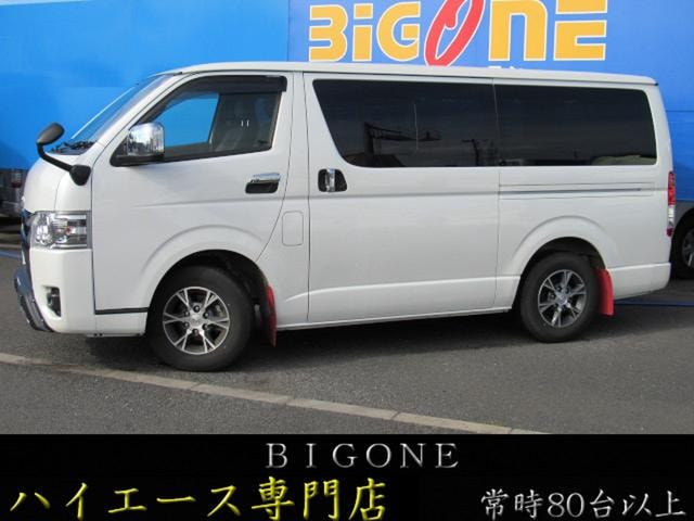 Toyota HIACE VAN 2025 — фото автомобиля