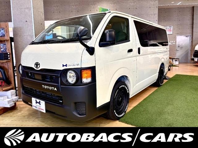 Toyota HIACE VAN 2025 — фото автомобиля