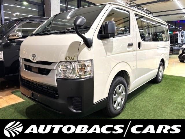 Toyota HIACE VAN 2025 — фото автомобиля 1