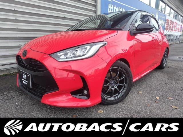 Toyota YARIS 2021 — фото автомобиля 1