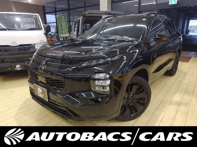 Mitsubishi OUTLANDER PHEV 2026 — фото автомобиля